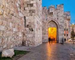 The defensive walls and city gates which still exist were made by the Ottoman sultan Suleiman the Magnificent in the year 1535 to 1542.